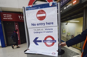 Стачка на метрото блокира трафика в Лондон (СНИМКИ)