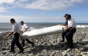 Откриха още останки от изчезналия малайзийски самолет