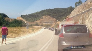 Километрични опашки на граничен пункт с Гърция