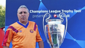 Стоичков засипа с критики Луис ван Гаал