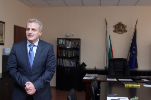 Москов призова да притихнем пред доблестта на българския лекар