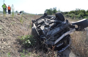 68-годишен гастарбайтер заспа на волана и се обърна в канавката