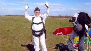 80-годишната Пенка Балева се метна с бънджи от 192-метров мост