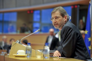 ЕК подкрепя правото на Македония да контролира бежанския поток