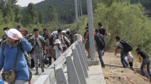 Рекорден брой бежанци влязоха в Унгария