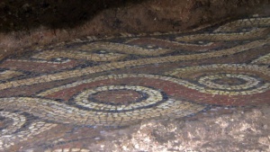 Откриха уникална мозайка на 1600 години при разкопките на Ларгото