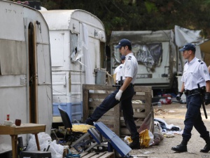 Полицията във Франция събаря един от най-големите ромски лагери