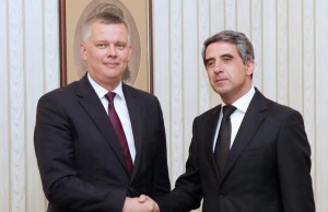 Плевнелиев: Постепенно ще увеличим средствата за отбрана до 2% от БВП