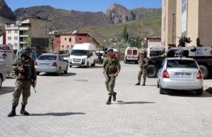 24 души са ранени в Турция, автобус попадна на мина