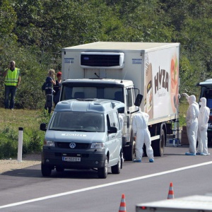 Българите арестувани заради  фургона-ковчег може да получат 16 г. затвор