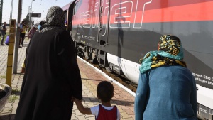 Няколко влака с имигранти от Будапеща пристигнаха във Виена
