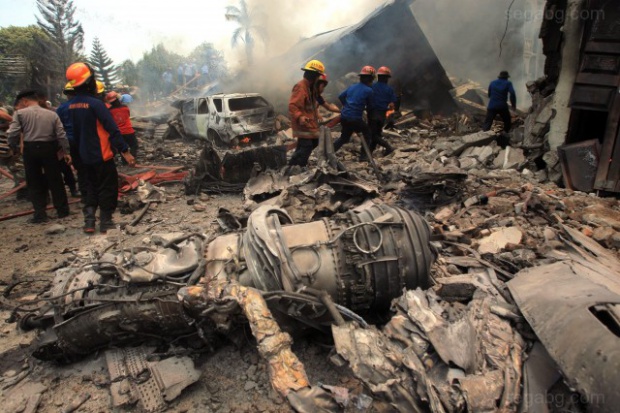 Половин милиард евро изгорели в катастрофиралия индонезийски самолет