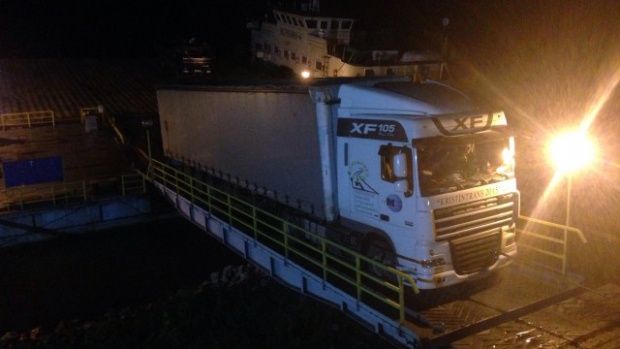 Камион едва не падна в Дунав от ферибота в Свищов