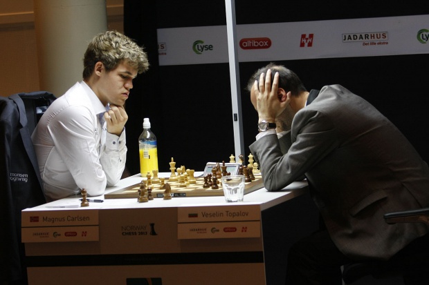 Веселин Топалов матира с черните световния шампион Карлсен