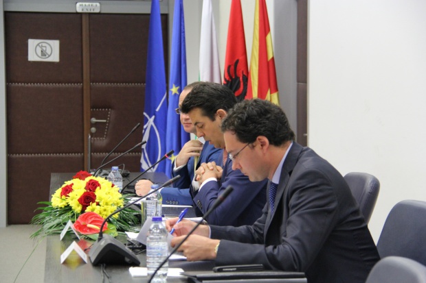 Митов: България подкрепя европейската интеграция на Македония