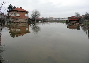 30 къщи са наводнени в Белозем