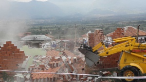 Напрежение в Гърмен по време на събарянето на незаконни постройки