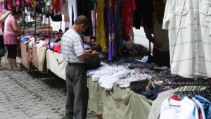 Оборотът в търговията на дребно показва скок през юли