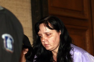 Акушерката, била бебе: Искам да бъда с детето си