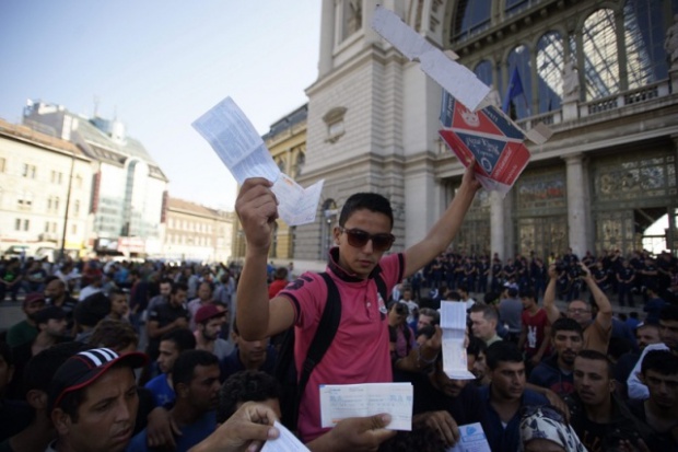 Будапеща отново отвори международната си гара за имигранти