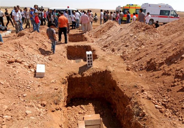 Погребаха малкия Айлян с братчето и майка му в Сирия