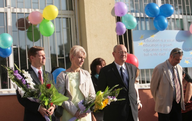 Министър Танев откри учебната година в Първа английска гимназия
