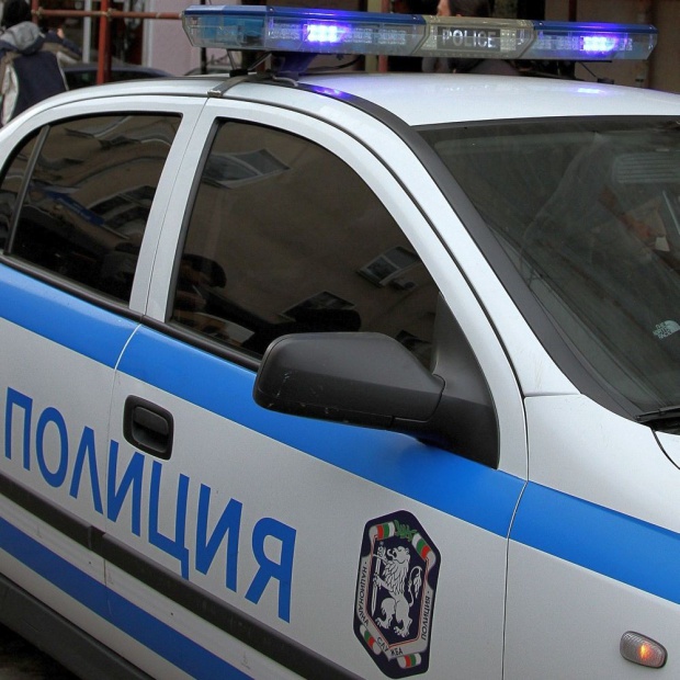 Полицай от Асеновград арестуван с две туби бензин