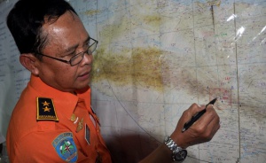 Пътнически самолет изчезна в Индонезия