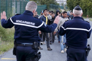 Сблъсък между мигранти и полиция в Евротунела под Ла Манша