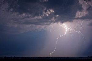 Буря и наводнения взеха 12 жертви във Франция