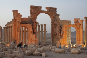 "Ислямска държава" взриви Арката на триумфа в Палмира