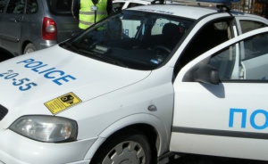 16-годишен седна зад волана и прегази полицай