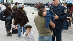 "Фронтекс" изпраща 600 гранични полицаи в Гърция