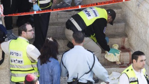 Мъж рани трима полицаи в Ерусалим и бе застрелян
