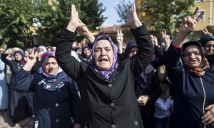 "Ердоган убиец" скандират на погребения на жертви от атентата