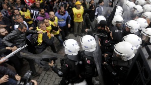 Полиция и протестиращи в сблъсък в турската столица