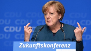 Един от трима германци иска оставка на Меркел