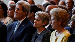 Предстои среща на Джон Кери и Ирина Бокова