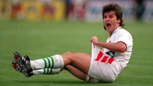 България ще дразни "петлите" с тениска на Емо Костадинов