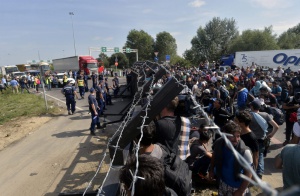 5000 мигранти пробиха полицейски кордон и нахлуха в Хърватия
