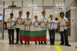 Българчета спечелиха 4 медала на Международната олимпиада по астрономия