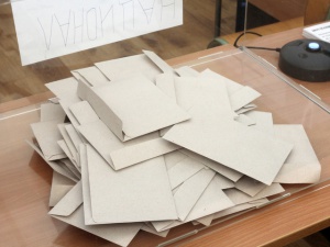 Кандидат за кмет се сби с член на избирателна комисия