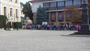 Национален флаг във всяка класна стая в Котел