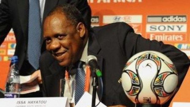 Африканец поема ФИФА в отсъствието на Блатер