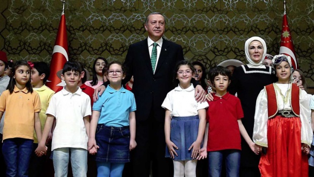 Турция ще съди двама тийнейджъри за обида срещу Ердоган
