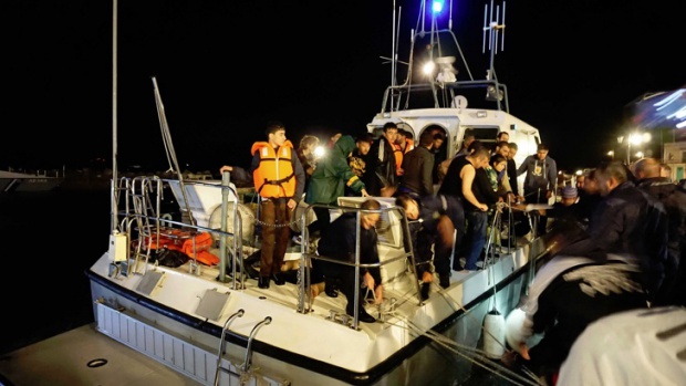 Бежанският поток край гръцкия остров Калимнос се засилва