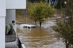 Наводненията в южна Португалия взеха човешка жертва