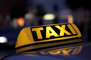 Предлагат от 400 до 1000 лв. годишен данък за такситата