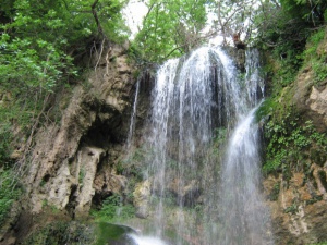 Все още не са открити затрупаните туристи около Крушунските водопади