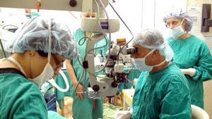 Лекари направиха уникална очна операция в Търговище